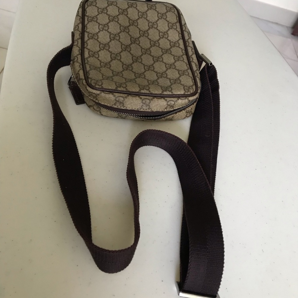 Gucci Beige Brown Monogram Messenger Bag - Picture 16 of 16